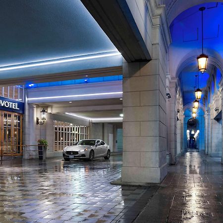 The Novotel Toronto Centre Extérieur photo