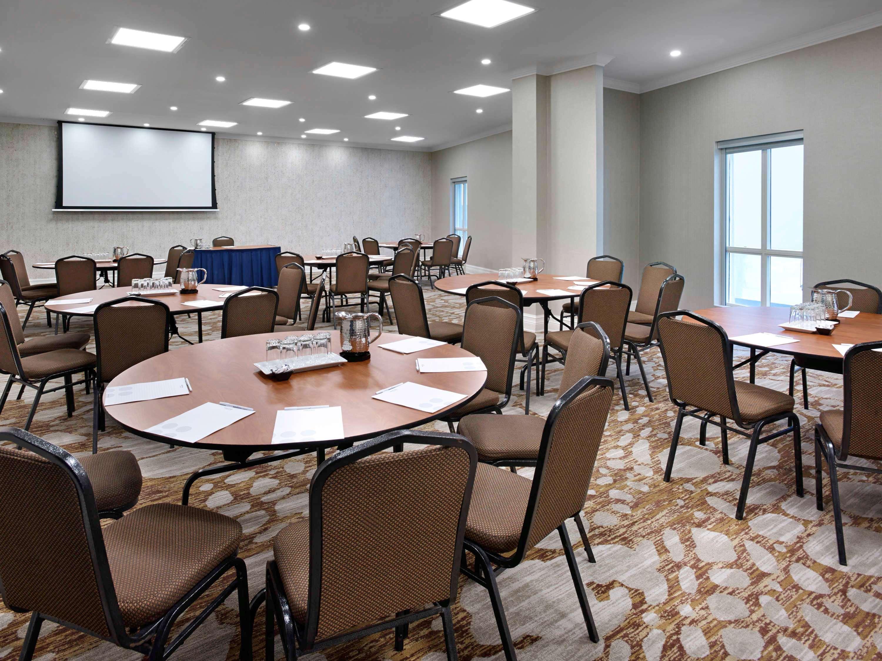 The Novotel Toronto Centre Extérieur photo