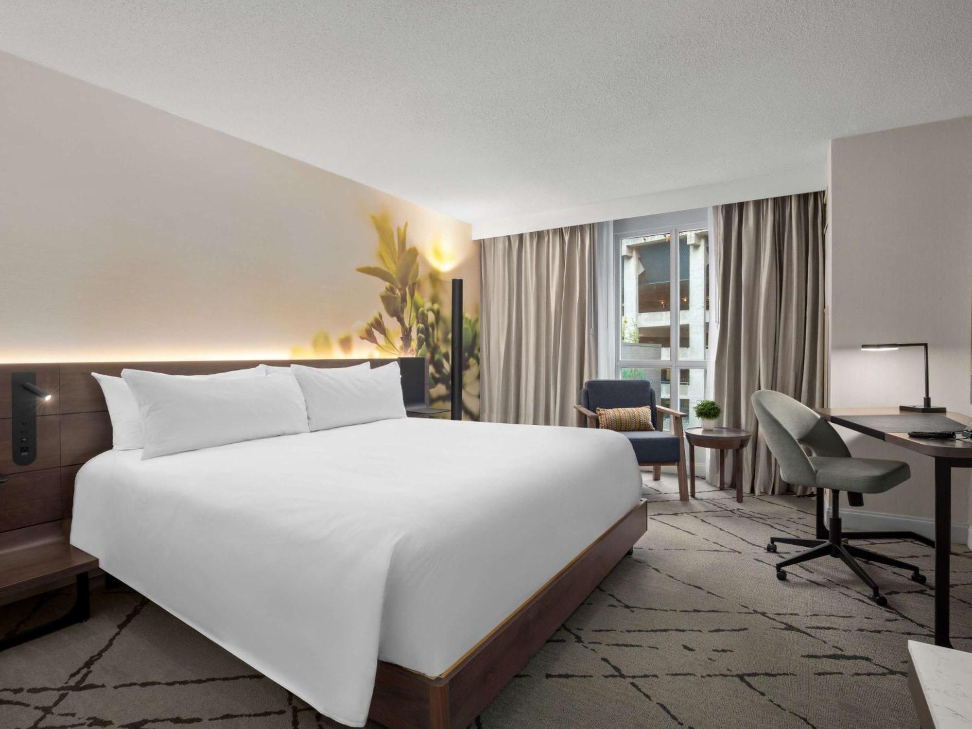 The Novotel Toronto Centre Extérieur photo