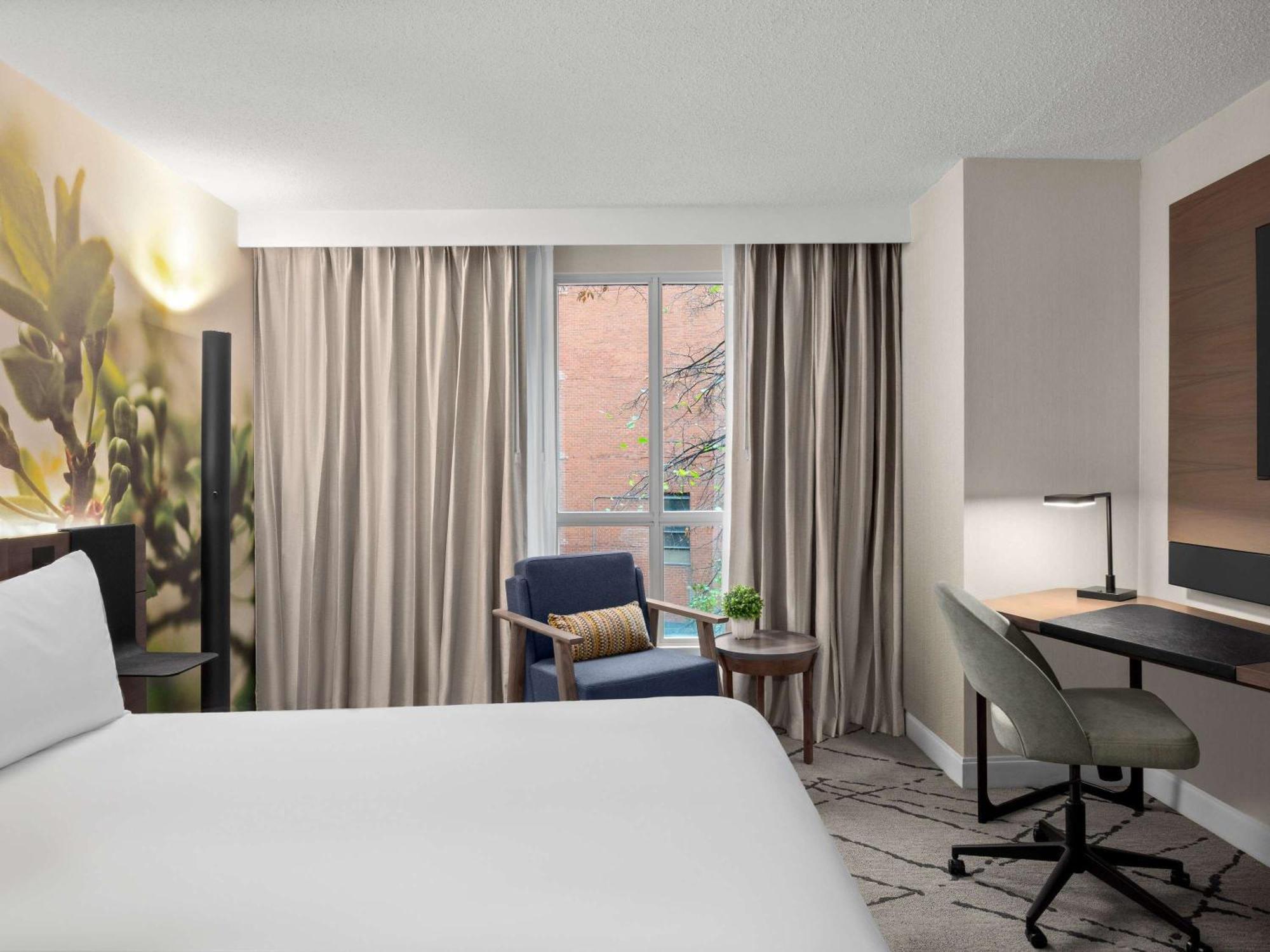 The Novotel Toronto Centre Extérieur photo