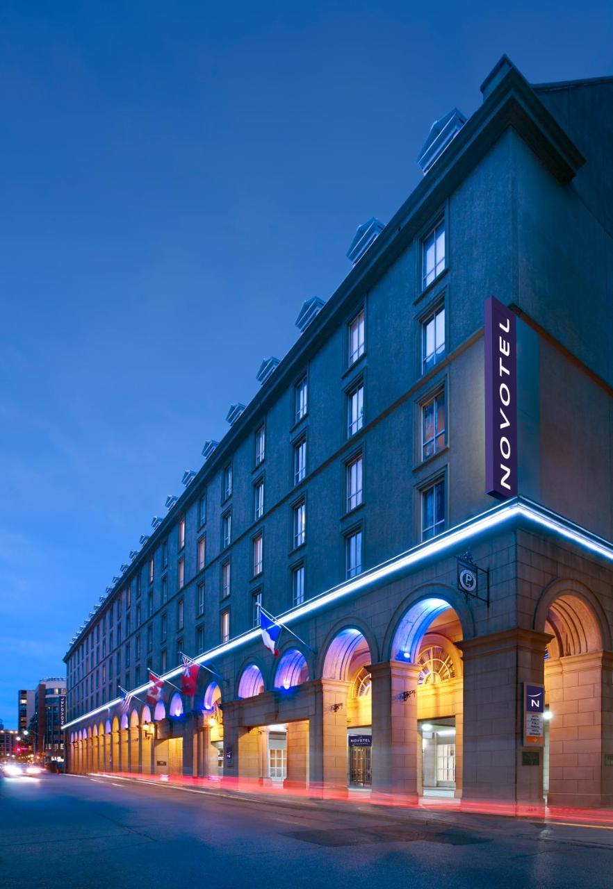 The Novotel Toronto Centre Extérieur photo